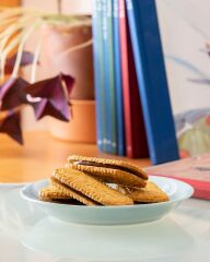 Gullon Çikolata Aroma Dolgulu Glutensiz Sandviç Bisküvi 225 gr