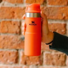 İnce Gövde Classic Trigger-Action Travel Mug 0,35 Litre(12 Oz) - Stanley Klasik Tek El Termos Bardak - Tigerlily