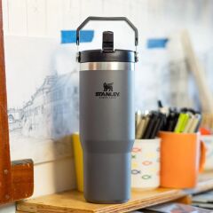 Stanley The IceFlow Flip Straw Pipetli Termos Bardak 0,89 LT (30 OZ) - Charcoal