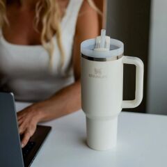 Stanley Quencher Pipetli Termos Bardak 1.18 Lt - Krem