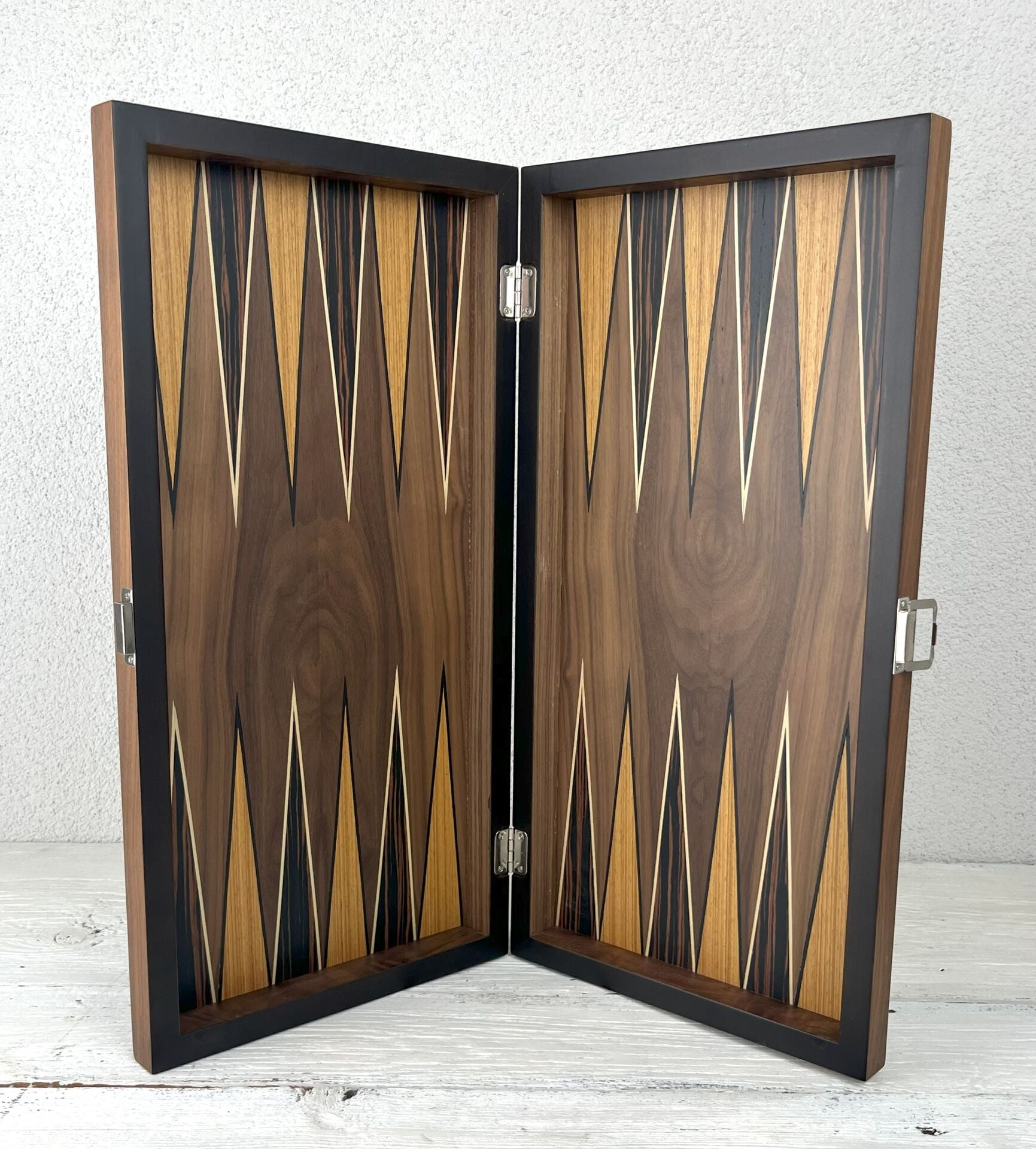 Ceviz Ağacından İmal Masif Ahşap Tavla Takımı