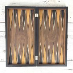 Ceviz Ağacından İmal Masif Ahşap Tavla Takımı