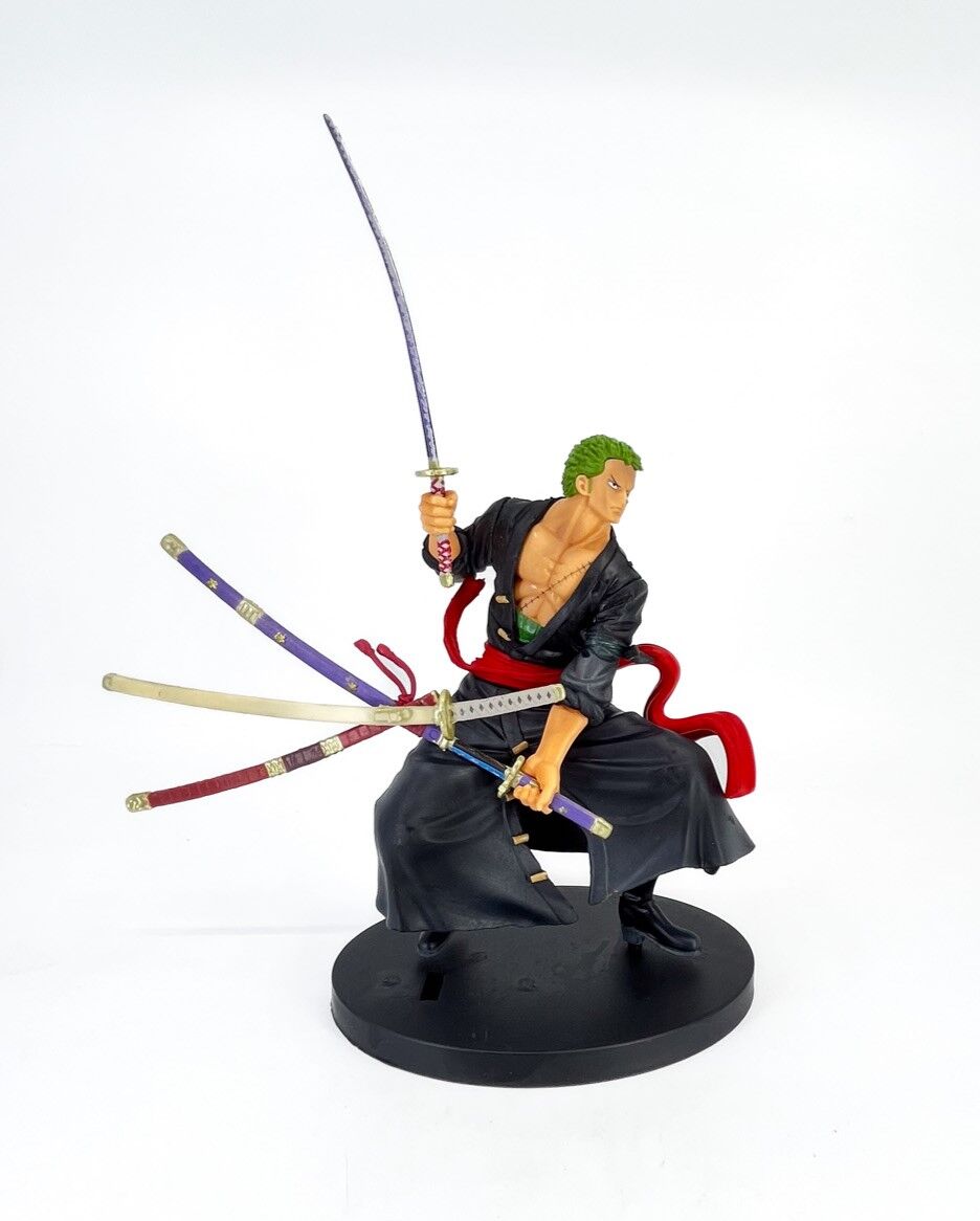 One Piece Roronoa Zoro Kılıçlı Anime Figür
