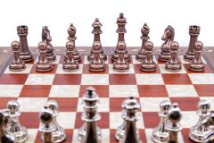 Ceviz Ağacı Gerçek Sedef Kakma Masif Ahşap Çekmeceli Satranç Takımı