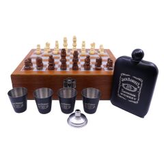 Ahşap Kutulu Satranç Takımı + Matara Seti