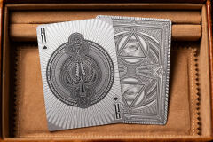 Verum Videre 2023 Edition – Silver Oyun Kartları (Kings Wild Project) Oyun İskambil Kartı