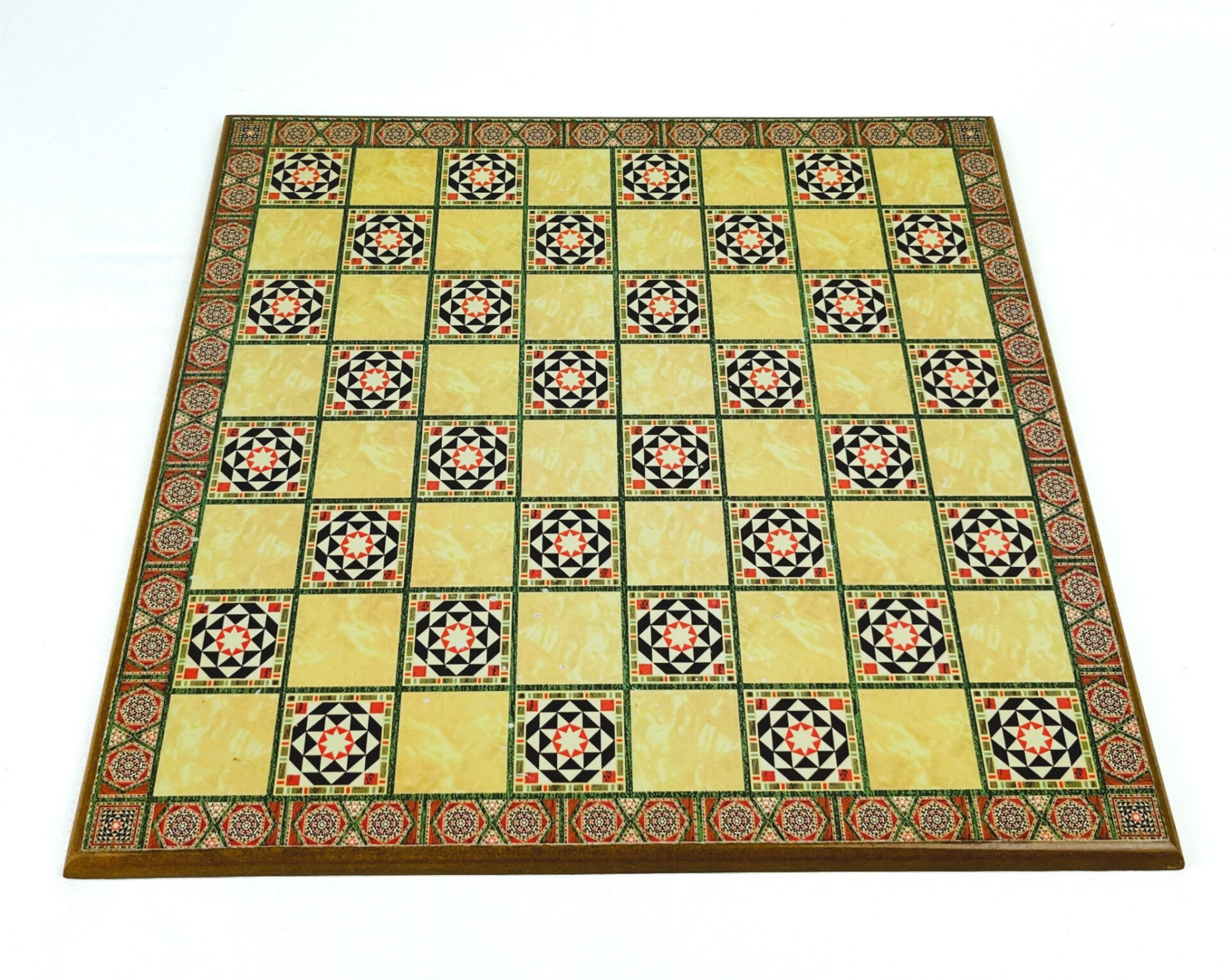 Sedef Desenli Polyester Vernik Kaplama Satranç Tahtası