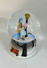 Sokak Lambası Altındaki Sevgililer Işıklı ve Müzikli Kar Küresi