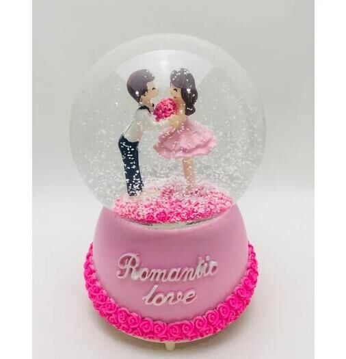 Romantic Love Büyük Boy Otomatik Kar Püskürten Kar Küresi