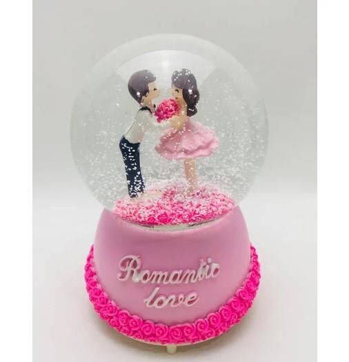 Romantic Love Büyük Boy Otomatik Kar Püskürten Kar Küresi