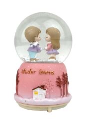Winter Lovers - Kış Aşıkları Işıklı ve Müzikli Kar Küresi Pembe
