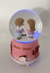 Winter Lovers - Kış Aşıkları Işıklı ve Müzikli Kar Küresi Pembe
