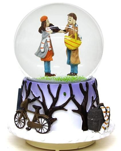 Sevgili Dönence Büyük Boy Otomatik Dönen Kar Küresi