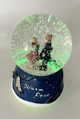 Warm Love Sevgililer Işıklı ve Müzikli Kar Küresi