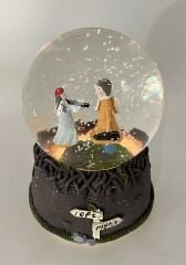 Kemancı Aşıklar Işıklı ve Müzikli Kar Küresi