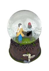 Bankta Oturan Aşıklar Işıklı ve Müzikli Kar Küresi