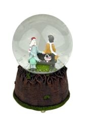 Bankta Oturan Aşıklar Işıklı ve Müzikli Kar Küresi