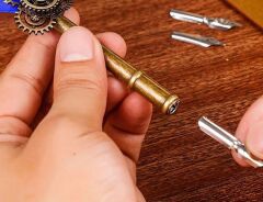 Hediyelik Divit Hokka Seti Orjinal Kuş Tüylü Kutulu Kalem Seti - Koyu Mavi