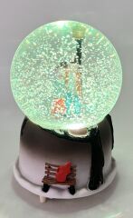 Sokak Lambası Altındaki Aşıklar Işıklı ve Müzikli Kar Küresi