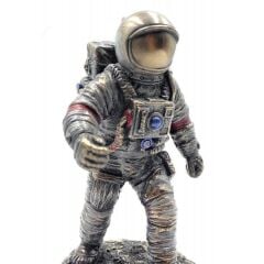 Yürüyen Astronot Biblo