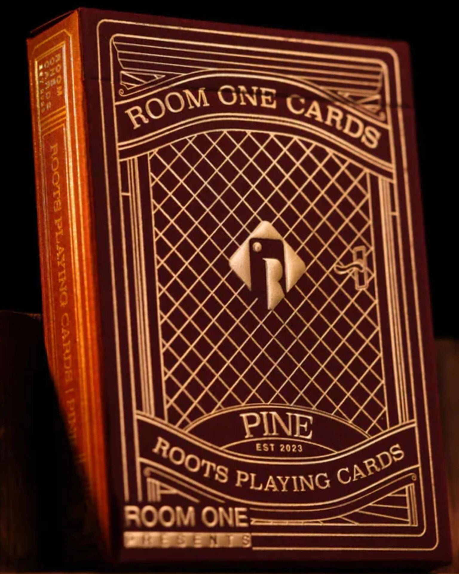 Room One Red Roots (Pine Edition)  Oyun İskambil Kartı