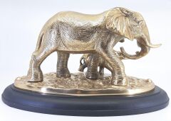 Ahşap Kaide Üzeri Pirinç Fil ve Yavrusu