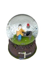 Bankta Oturan Aşıklar - Küçük Boy Işıklı ve Müzikli Kar Küresi