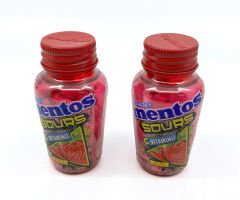 Mentos Sours Şekersiz Tatlandırıcılı C Vitaminli Çilek Aromalı Tablet Şekerleme 49gr X 2 Adet
