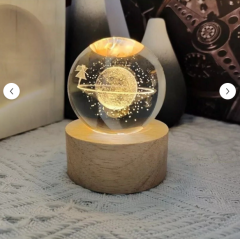 3D Kristal Cam Küre Ahşap Kaideli Gece Lambası - Satürn