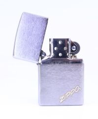 Zippo Reg Brush Fin Chrome Logo