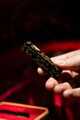 Caka Petra Serisi Benzinli Pirinç Çakmak - Petra Black Gold Signature