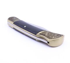 Microtech Pirinç Nakışlı Sırttan Kilitli Maun Ağacı Kabzalı Çakı - Siyah