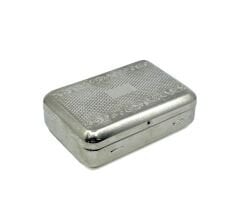 Nostaljik Desenli Metal Sigara Tabakası - Gümüş Renk İşlemeli Kutu