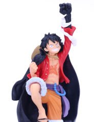 One Piece Luffy Punching Haki Pose Anime Figür