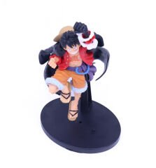One Piece Luffy Punching Haki Pose Anime Figür