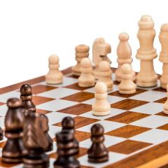 Lüks Ahşap Kutulu Mataralı Satranç Takımı Seti – 7 Parça Hediyelik Set