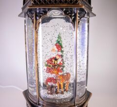 Noel Baba ve Geyiği Işıklı ve Müzikli Kar Küresi