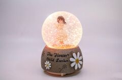 Yan Flüt Çalan Kız Işıklı ve Müzikli Kar Küresi