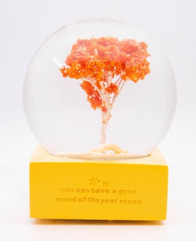 Dört Mevsim Işıklı ve Müzikli Kar Küresi - Sarı