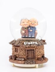 Tonton Dede ve Nine Işıklı ve Müzikli Kar Küresi