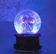 Tonton Dede ve Nine Işıklı ve Müzikli Kar Küresi