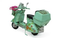 Vintage Dekoratif Sepetli Metal Scooter - Yeşil