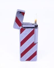 Parlak Krom - Kırmızı Şerit  Gravür İşlemeli Çakmak