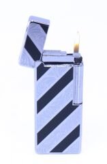 Parlak Krom - Siyah Şerit  Gravür İşlemeli Çakmak