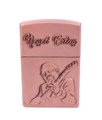 Neşet Ertaş Gravür İşlemeli Metal Çakmak - Bronz Renk