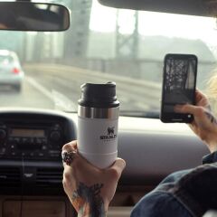 Stanley 0.47L Classic Trigger-Action Travel Termos Bardak - Polar