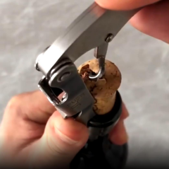 AHŞAP SAPLI ÇELİK TİRBUŞON