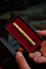 Caka Benzinli Pirinç Gemici (Muhtar) Çakmağı - Slim Gold Crackle