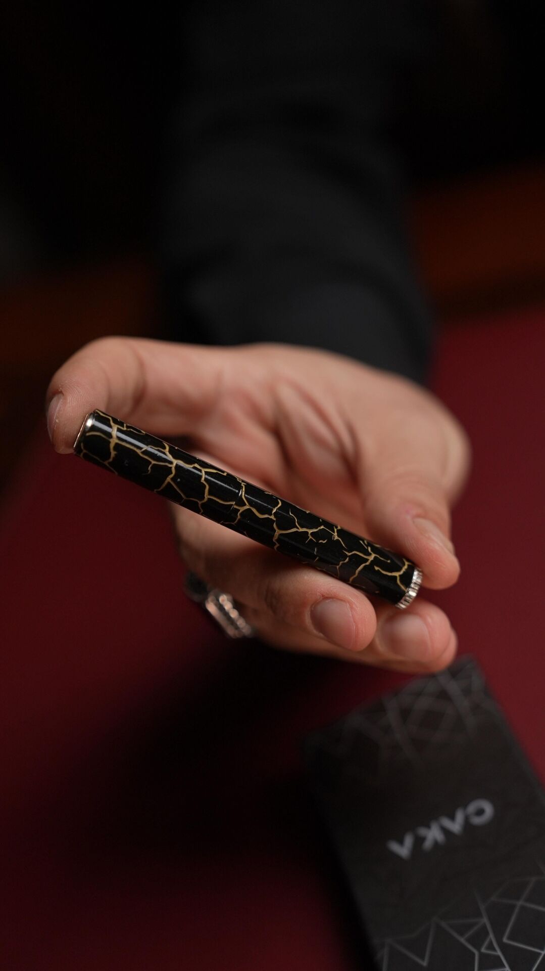 Caka Benzinli Pirinç Gemici (Muhtar) Çakmağı - Slim Black Crackle